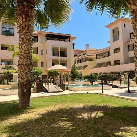 Queens Gardens Paradise Vip, Pool, Mall, Sea Пафос Екстериор снимка
