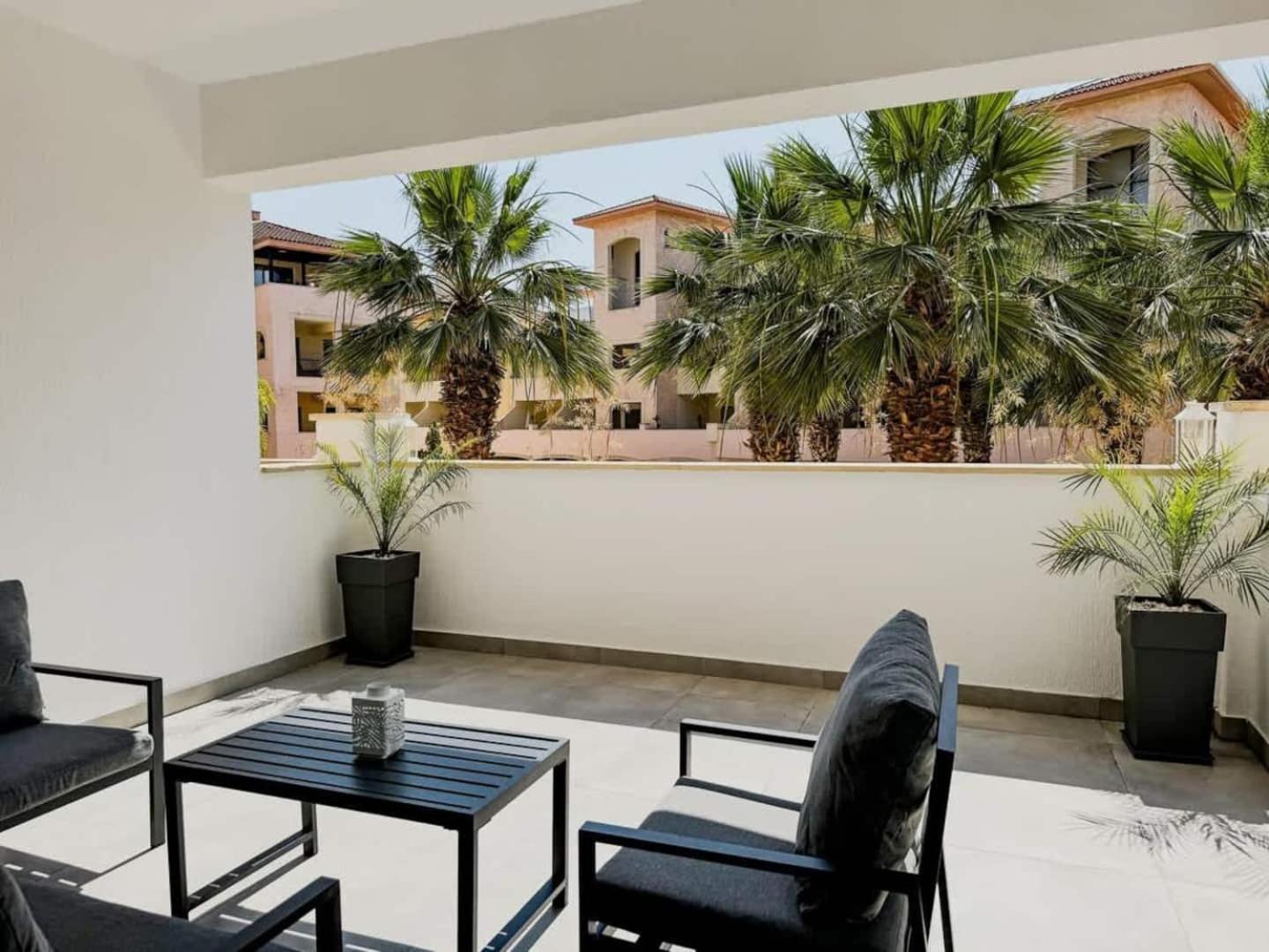 Queens Gardens Paradise Vip, Pool, Mall, Sea Пафос Екстериор снимка
