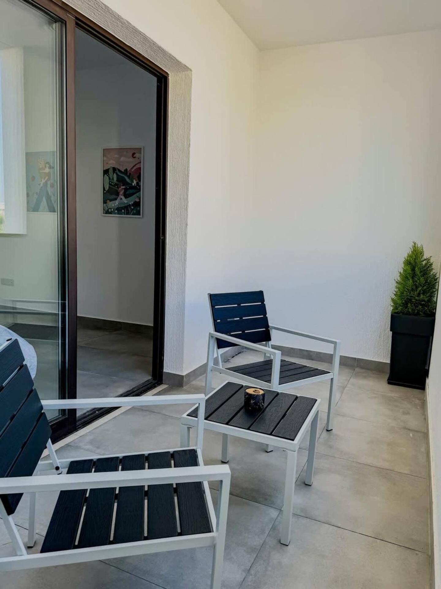 Queens Gardens Paradise Vip, Pool, Mall, Sea Пафос Екстериор снимка