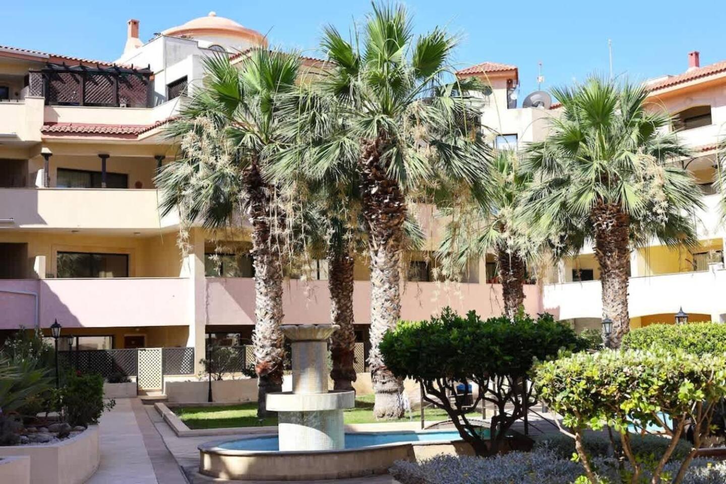 Queens Gardens Paradise Vip, Pool, Mall, Sea Пафос Екстериор снимка