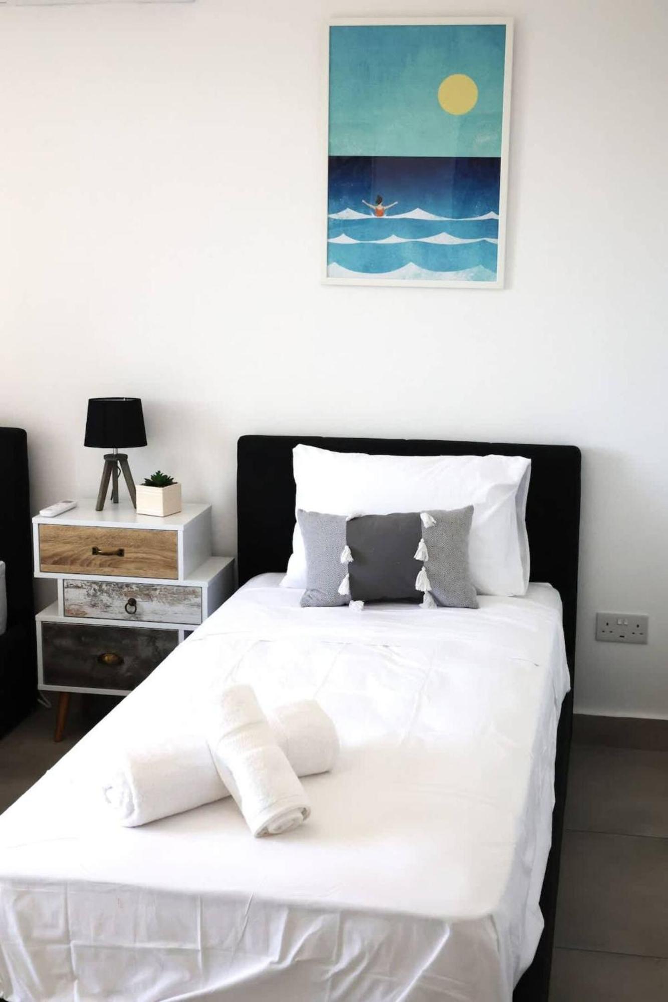 Queens Gardens Paradise Vip, Pool, Mall, Sea Пафос Екстериор снимка