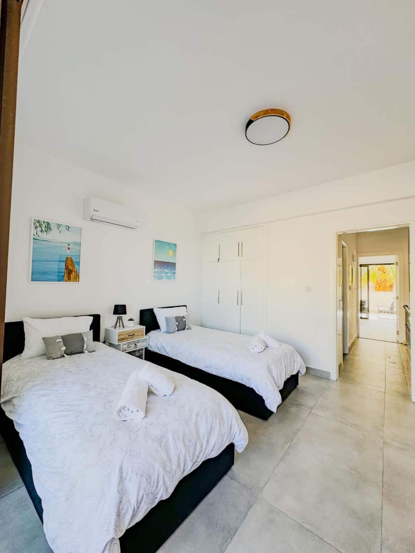 Queens Gardens Paradise Vip, Pool, Mall, Sea Пафос Екстериор снимка